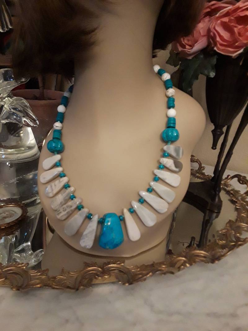 Mondstein Tropfen Kette Mit Türkis Und Büffelstein von PetronellaGDesigns