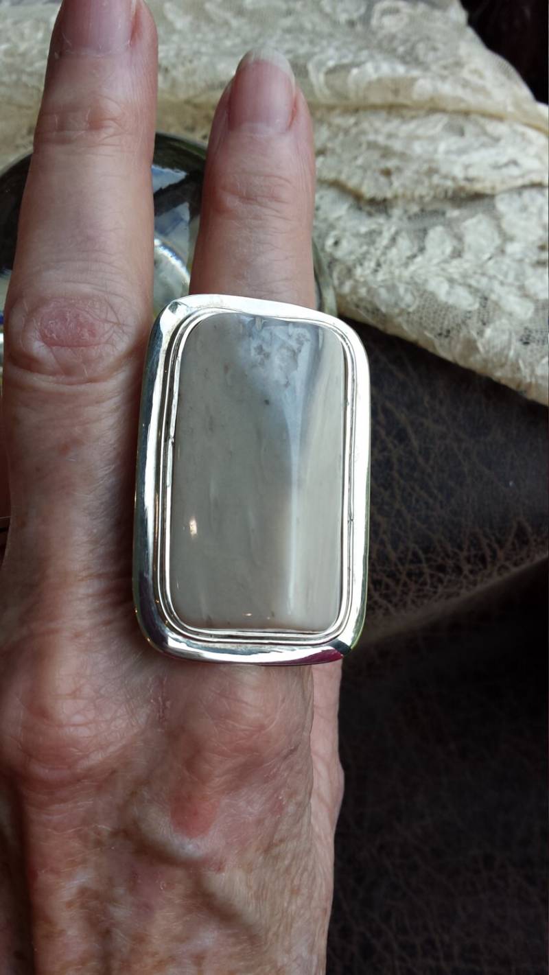 Sterling Silber Ring Großer Versteinerter Kiefernholz Stein von PetronellaGDesigns