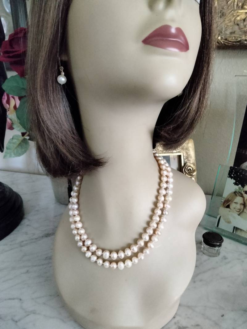 Zweisträngige Süßwasserperlenkette Mit Passenden Ohrringen von PetronellaGDesigns