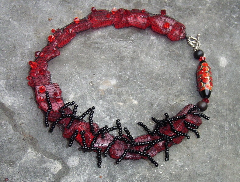 Halskette Kurz Sra Lampwork Bead Rocailles Glas Kristallperlen Holz Sterlingsilber Schwarz Rot Artisan Ethno Afrika Boho Hippie Unikat Feuer von Phabulon