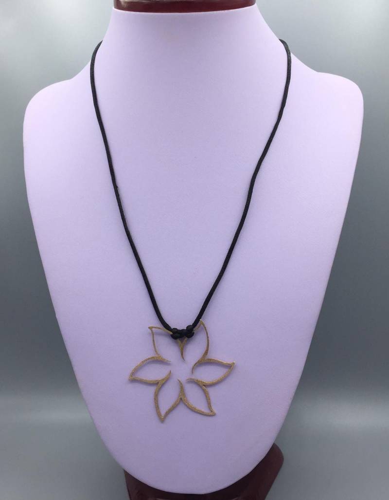 Schlichte Lotusblumen Kupfer Halskette Schlichte Lotusblumen Kupfer Halskette von PhagosHandmade
