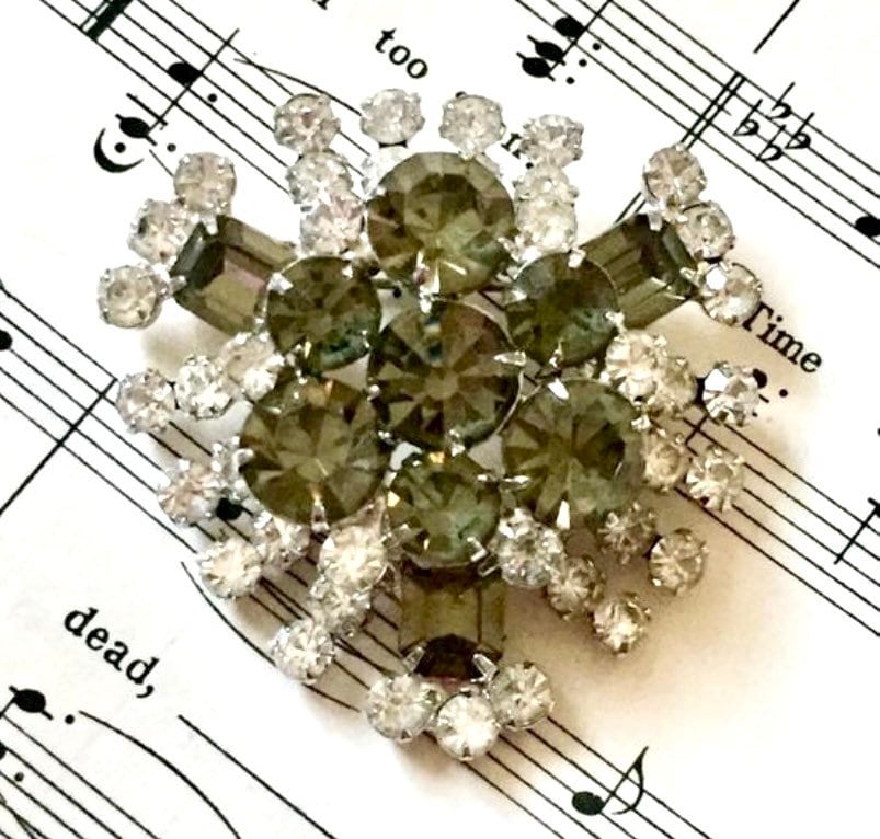 Juliana D&e Grau Strass Floral Brosche 1950Er Jahre Juliana D&e Grau Strass Floral Brosche 1950Er Jahre von PhatCatVintage