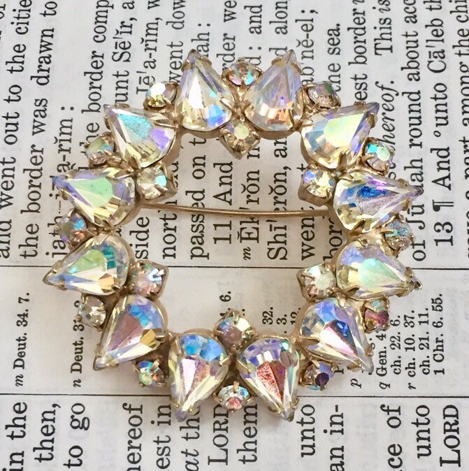 Vintage Brosche Lila Kunst Glas Strass 1950Er Jahre Vintage Brosche Lila Kunst Glas Strass 1950Er Jahre von PhatCatVintage