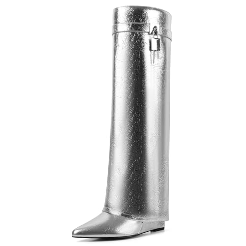 Phefarer Damenstiefel mit Keilabsatz, gefaltet, spitz, kniehoch, Haifisch-Stiefel, breite Wade, Vorhängeschloss, silber, 38.5 EU Phefarer Damenstiefel mit Keilabsatz, gefaltet, spitz, kniehoch, Haifisch-Stiefel, breite Wade, Vorhängeschloss, silber, 38.5 EU von Phefarer