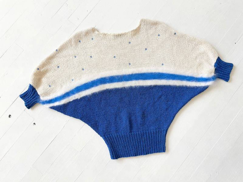 1980S Blau + Strass Pullover von PhenixVintage