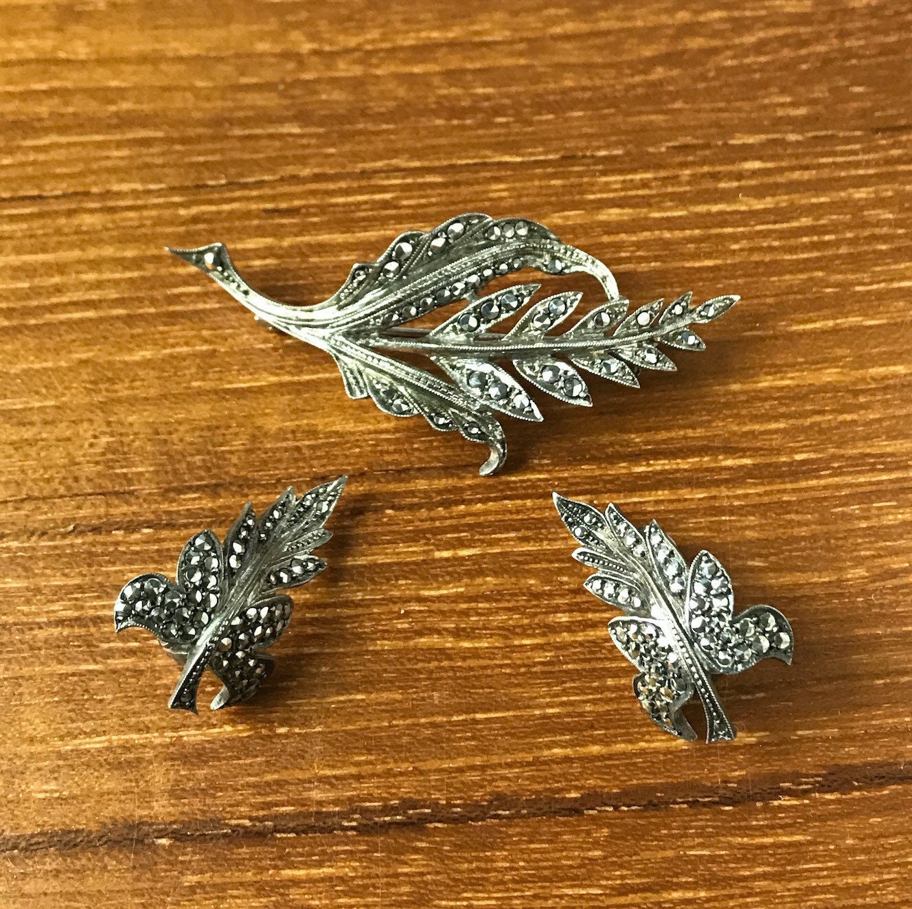 Art Deco European 800Er Silber Markasit Blatt-Brosche & Ohrringe Im Set Art Deco European 800Er Silber Markasit Blatt-Brosche & Ohrringe Im Set von PheonixJewel