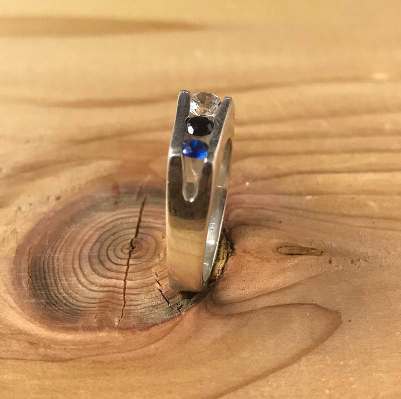 Vintage Modernist Sterling Silber 3 Edelstein Spannring Größe 6, 25 von PheonixJewel