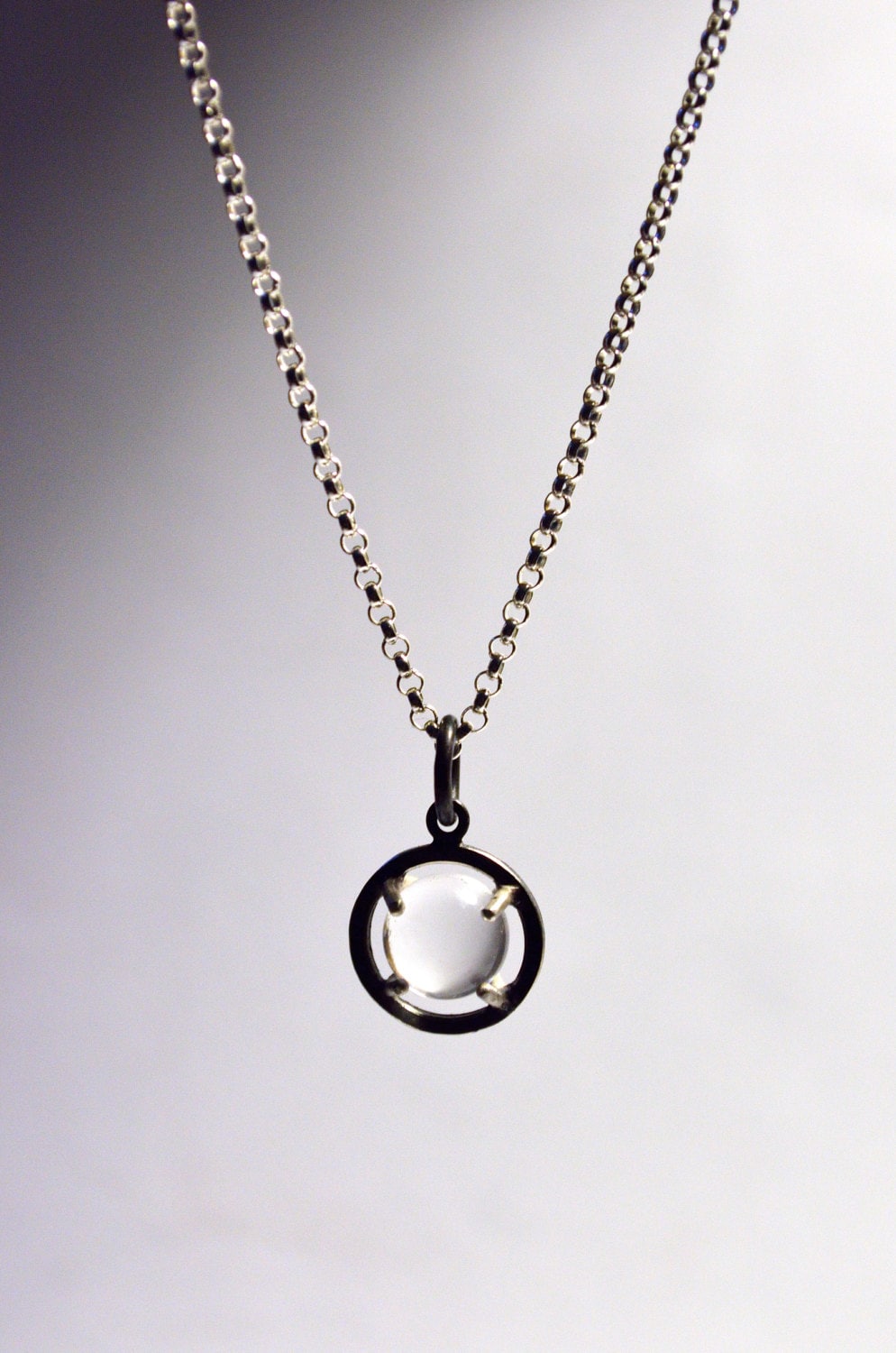 Kleine Lichtstrahlen Käfig Anhänger Halskette Aus Sterling Silber Und Quarz Kleine Lichtstrahlen Käfig Anhänger Halskette Aus Sterling Silber Und Quarz von PhetteplaceStudio
