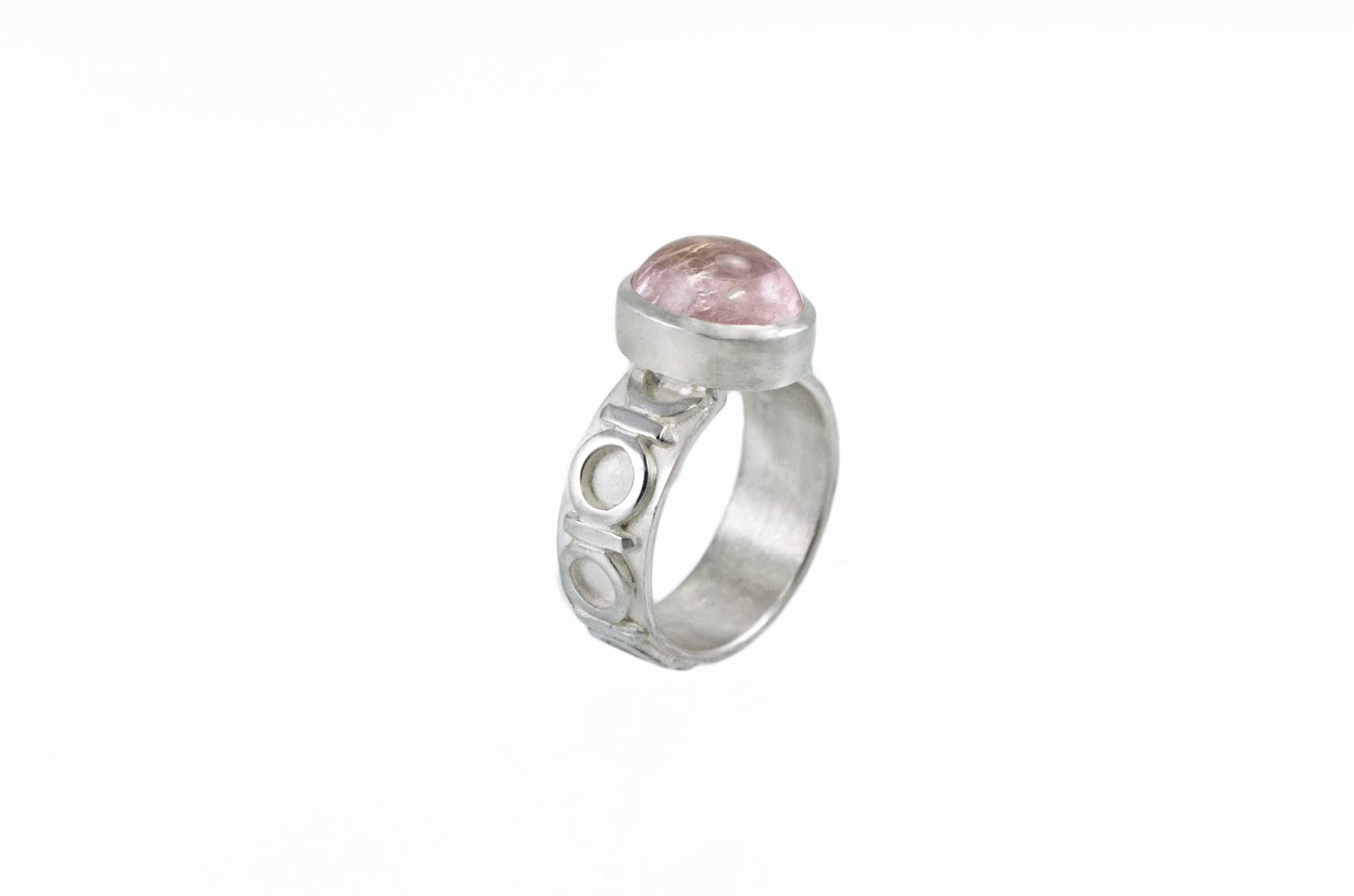 Morganit Art Deco Gemusterter Ring, Größe 15 Morganit Art Deco Gemusterter Ring, Größe 15 von PhetteplaceStudio