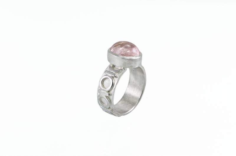 Morganit Art Deco Gemusterter Ring, Größe 15 Morganit Art Deco Gemusterter Ring, Größe 15 von PhetteplaceStudio