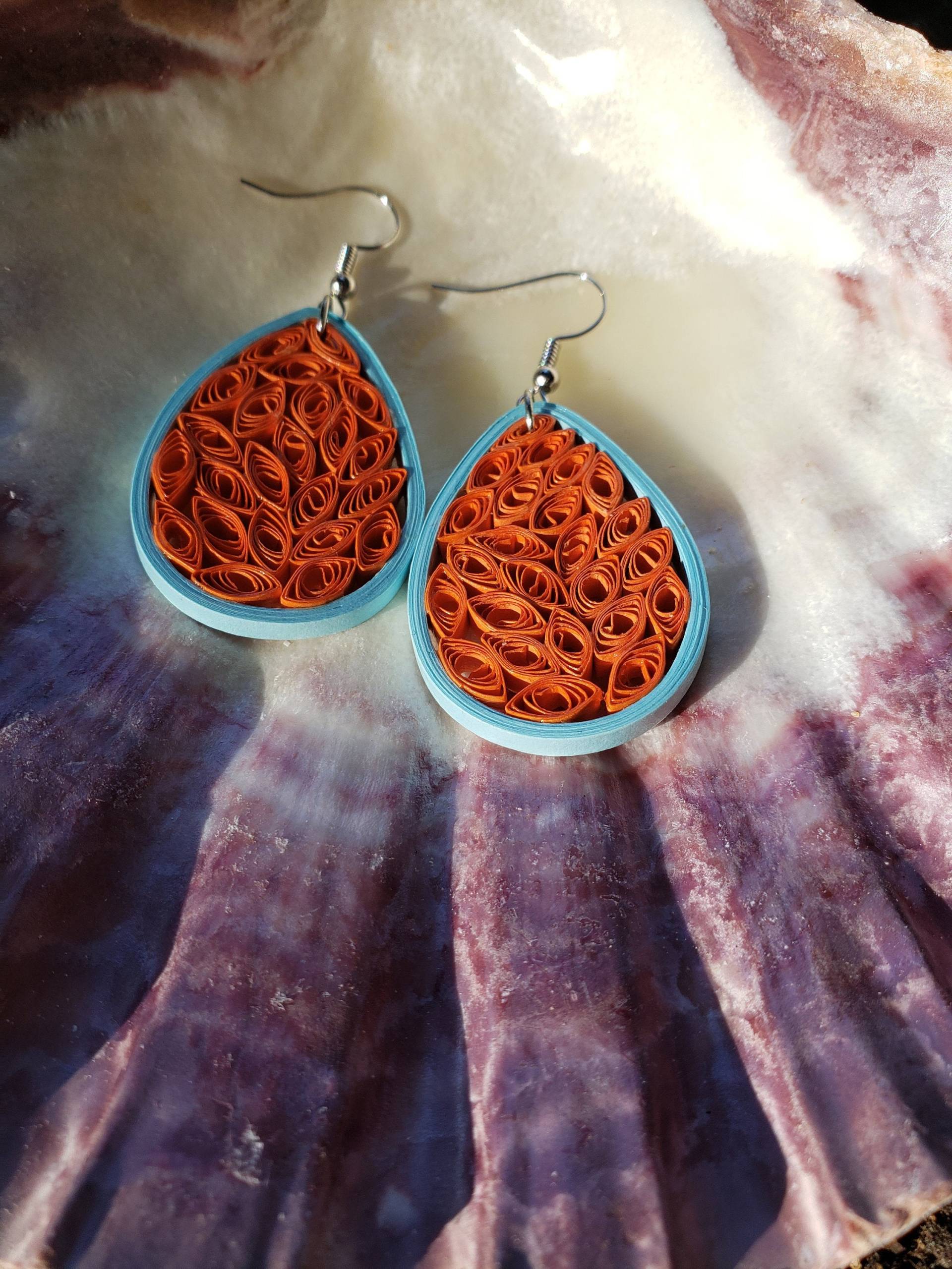 Tear Drop Burst Quilled Ohrringe Tear Drop Burst Quilled Ohrringe von PhilAmPapertisticArt