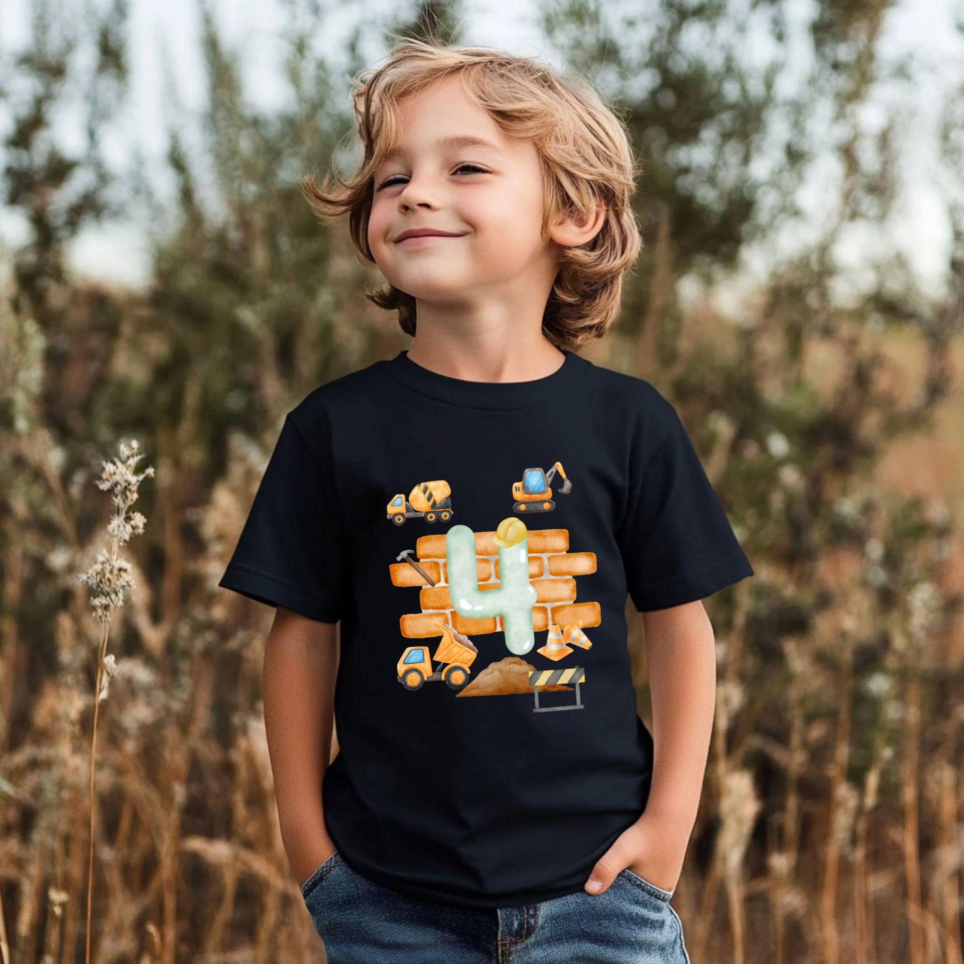 Personalisiertes Geburtstagsshirt Geburtstagskind Mädchen Junge Baby T-Shirt Alter Namen Baustelle Bagger Kipplader Sand Helm von PhilessaCreations