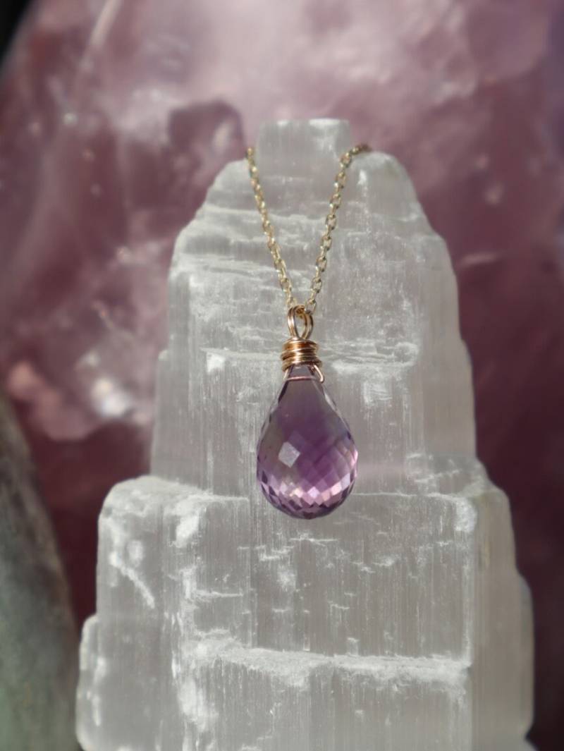 Amethyst Tropfen Faccettiert Kette Anhänger Edelstein Heilstein Amethyst Tropfen Faccettiert Kette Anhänger Edelstein Heilstein von Philiafull