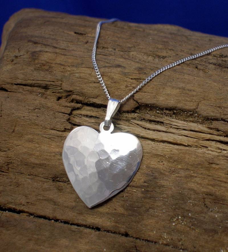 Gehämmerte Sterling Silber Herz Anhänger Halskette - Handgemacht Gehämmerte Sterling Silber Herz Anhänger Halskette - Handgemacht von PhilipTulley