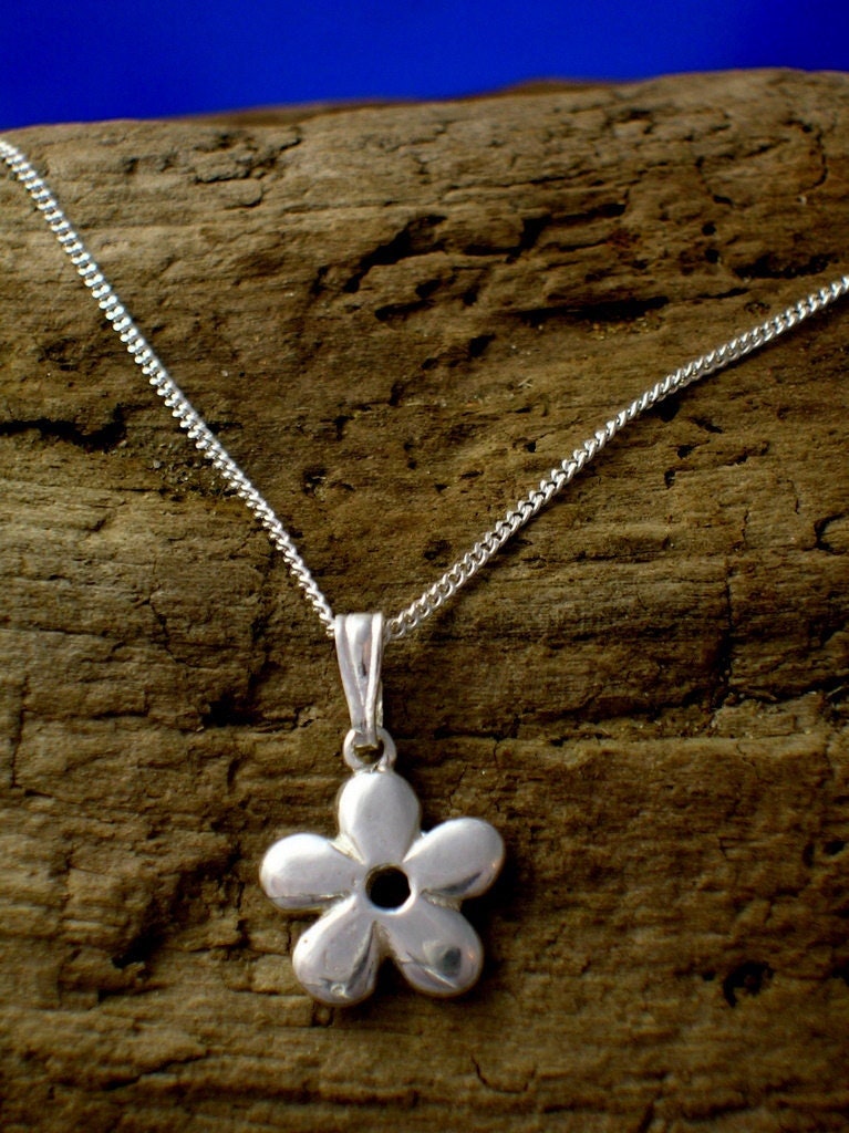 Handgemachter Sterling Silber Daisy Anhänger Blumen Halskette von PhilipTulley