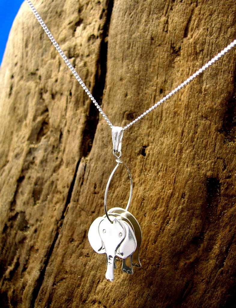 Handgemachte Sterling Silber Elefant Halskette 3D Wildtier Anhänger von PhilipTulley