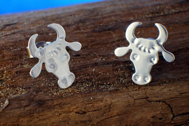 Handgemachte Sterling Silber Kuh Ohrstecker Rinder Schmuck Handgemachte Sterling Silber Kuh Ohrstecker Rinder Schmuck von PhilipTulley
