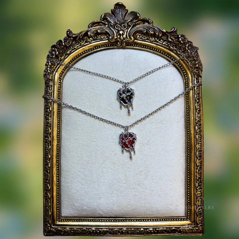 Handgemachte Gliederhalskette in Modell „Love" || Stainless Steel Halskette Mit Anhängern Handmade Gift von PhinyaJewelry