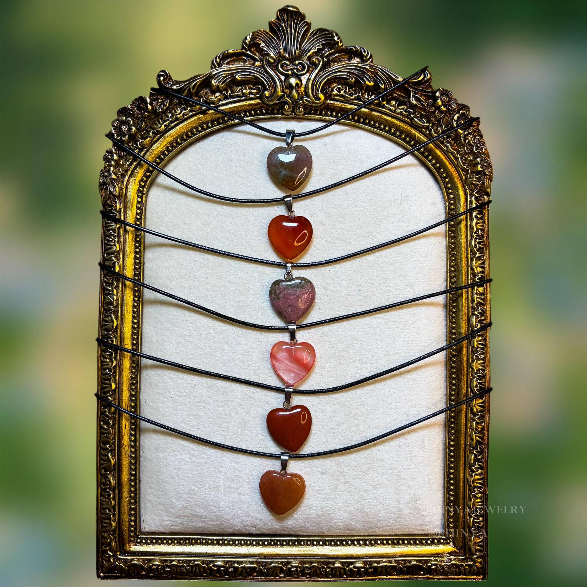 Handgemachte Halsketten in Modell „Kira I" || Lederkette Mit Anhänger Natursteinanhänger Handmade Gift von PhinyaJewelry