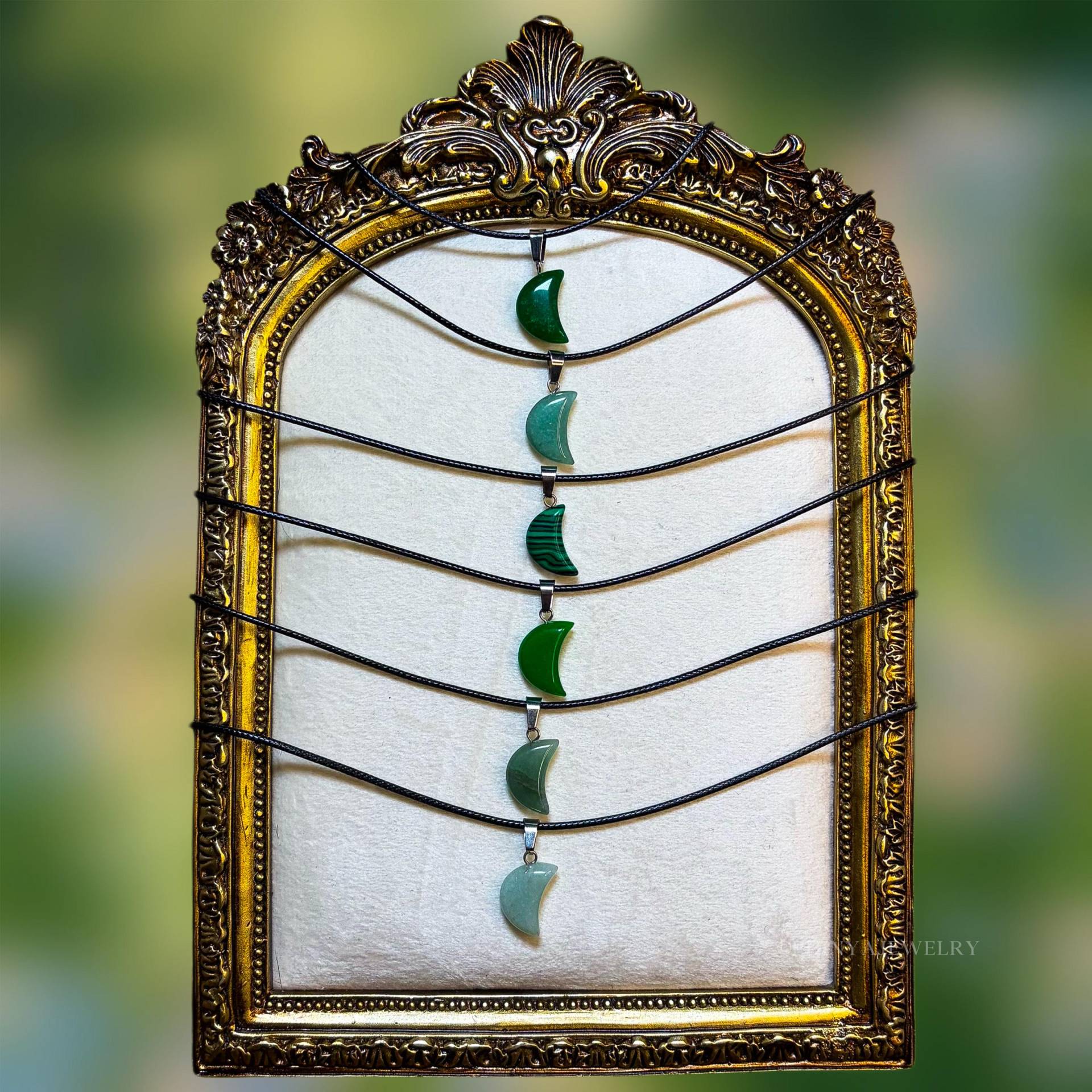 Handgemachte Halsketten in Modell „Lunar Iv" || Lederhalskette Mit Anhänger Natursteinanhänger Handmade Gift von PhinyaJewelry