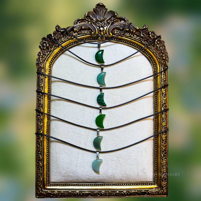 Handgemachte Halsketten in Modell „Lunar Iv" || Lederhalskette Mit Anhänger Natursteinanhänger Handmade Gift von PhinyaJewelry