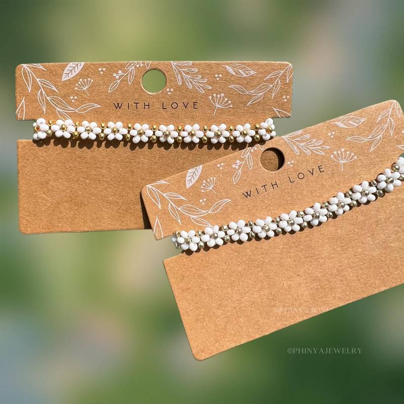 Handgemachte Miyukiperlenarmbänder in Modell „Levana" || Buntes Blümchenarmband Handmade Gift von PhinyaJewelry