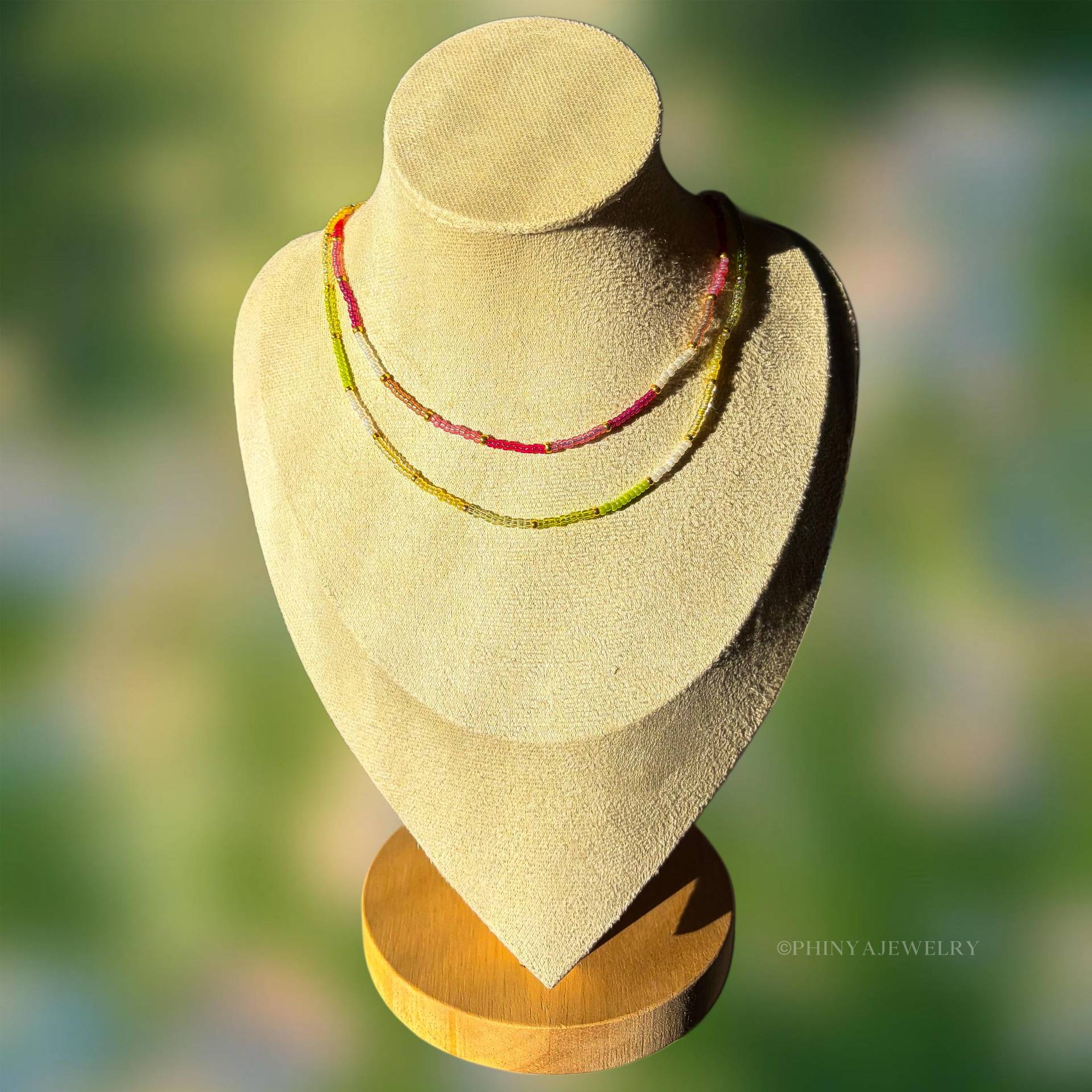 Handgemachte Miyukiperlenkette in Modell „Embry" || Bunte Halskette Handmade Gift von PhinyaJewelry