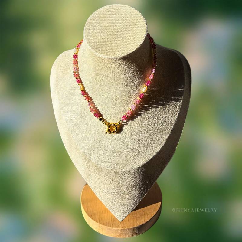 Handgemachte Miyukiperlenkette in Modell „Flora" || Bunte Halskette Süßwasserperlen Handmade Gift von PhinyaJewelry