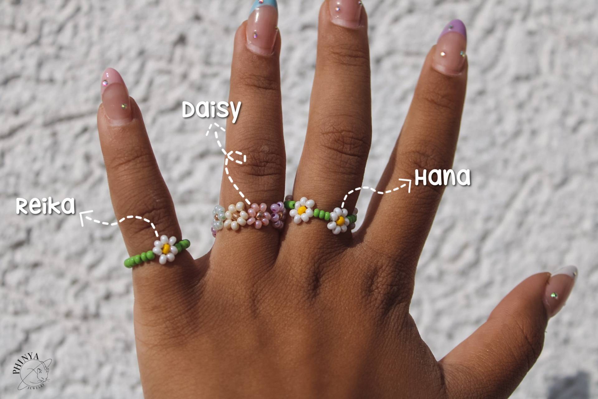 Handgemachte Miyukiperlenringe in Modell „Daisy", „Hana" Oder „Reika" || Bunter Blümchenring Personalisierbarer Schmuck Handmade Gift von PhinyaJewelry