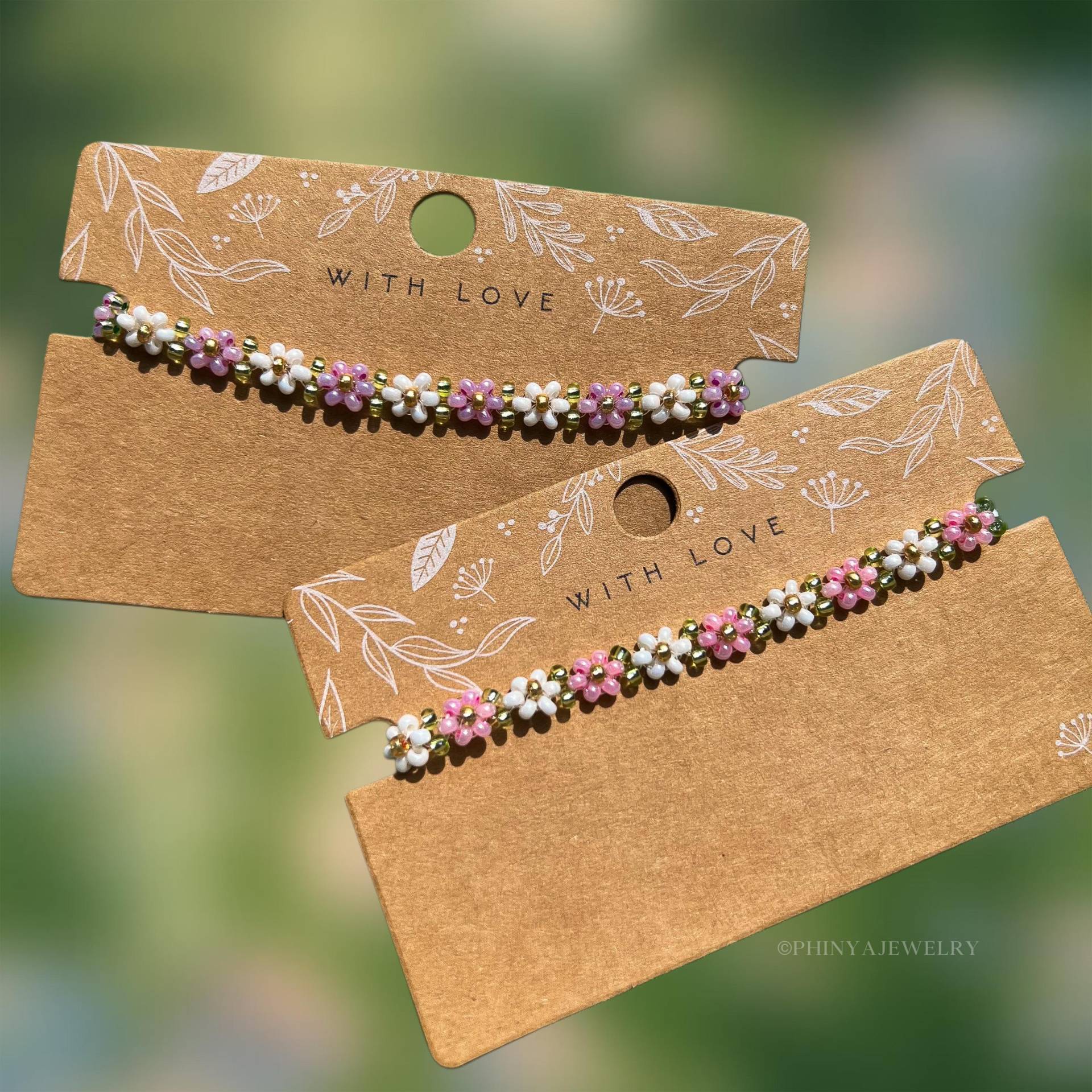 Handgemachtes Miyukiperlenarmband in Modell „Aiyana" || Buntes Blümchenarmband Handmade Gift von PhinyaJewelry