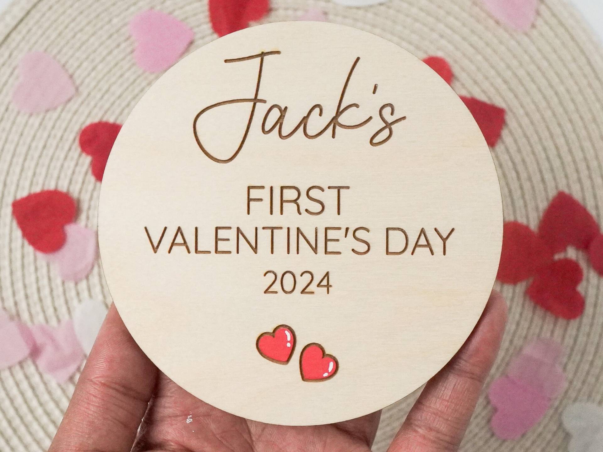 Personalisiertes Namensschild Aus Holz Zum Ersten Valentinstag, Geschenk Für Baby Personalisiertes Namensschild Aus Holz Zum Ersten Valentinstag, Geschenk Für Baby von PhoenixCove