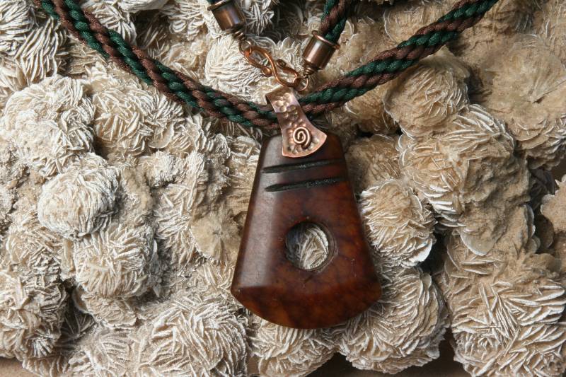 stein-Axt-Halskette von PhoenixOriginals