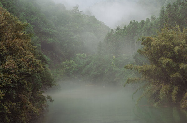 Photocircle Poster / Leinwandbild - Misty Mountain von Photocircle