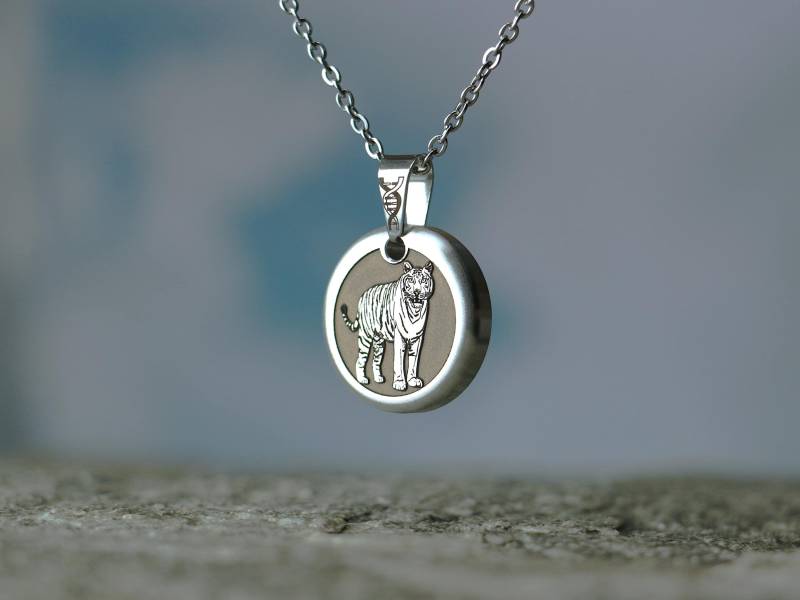 Tiger Kettenanhänger Für Wildtierfans, Edelstahl, Natur Inspiriert, Geschenkidee Naturliebhaber Tiger Kettenanhänger Für Wildtierfans, Edelstahl, Natur Inspiriert, Geschenkidee Naturliebhaber von Photonenwerkstatt