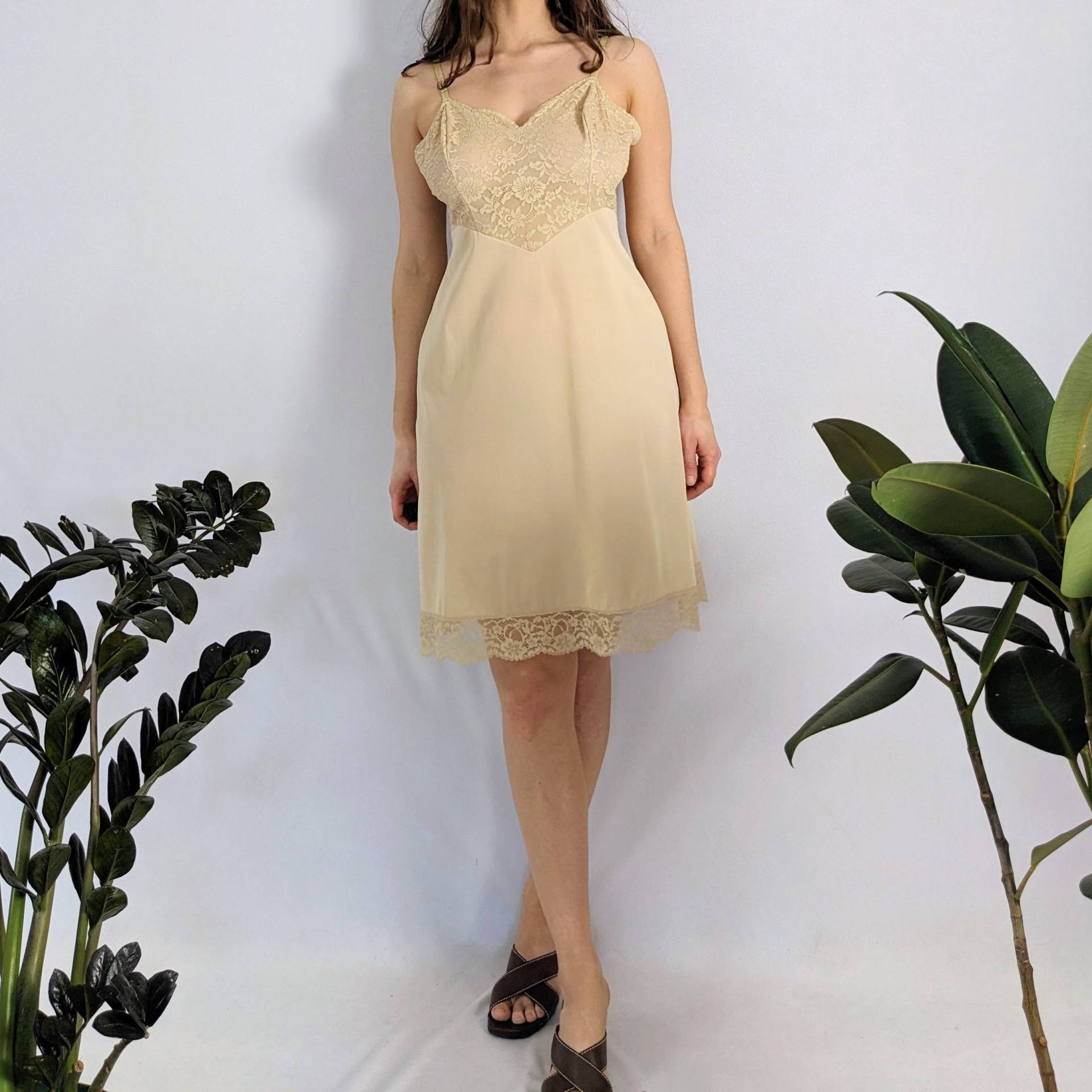 Vintage Beige Spitze & Chiffon Slip Dress 1970S Vanity Fair von Phrodyte