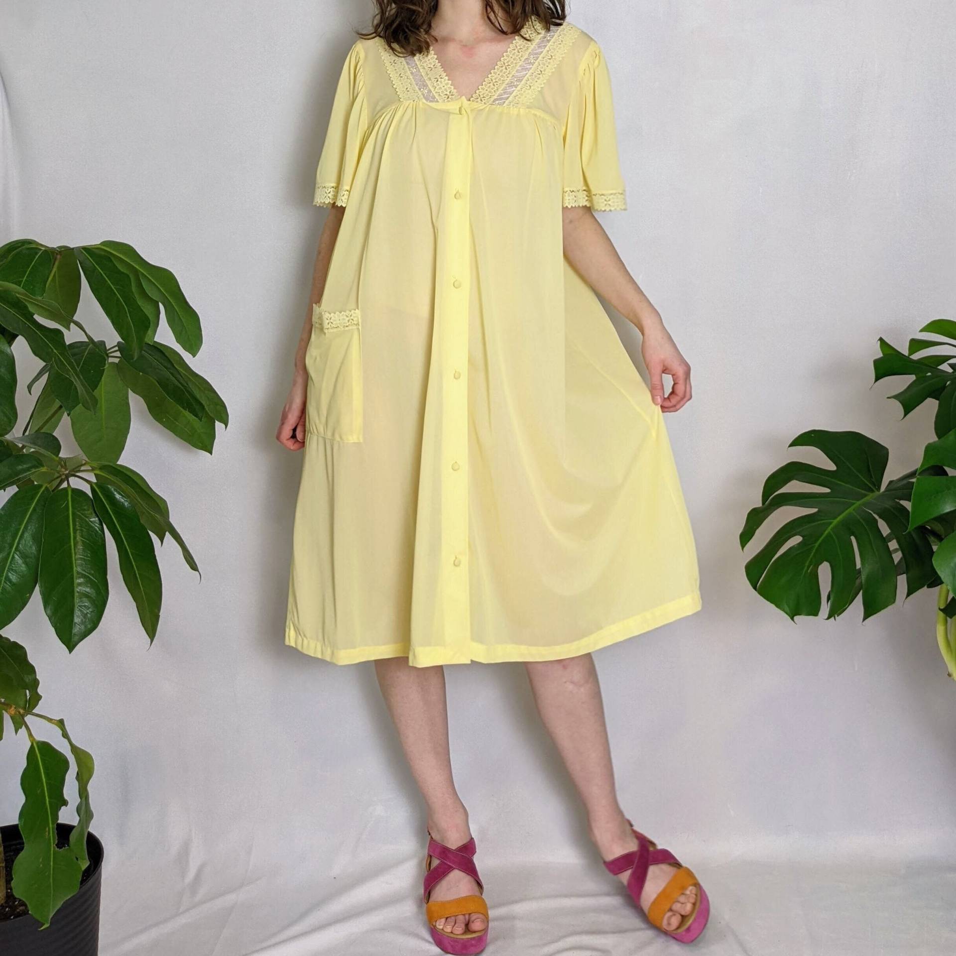 Vintage Gelbe Chiffon Peignoir Robe 1960Er Kelly Reed Vintage Gelbe Chiffon Peignoir Robe 1960Er Kelly Reed von Phrodyte