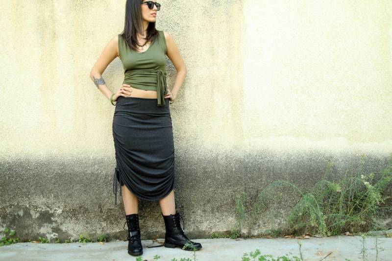 Grauer Midi Rock Ein Größenverstellbarer Jersey Strickrock von Picarona