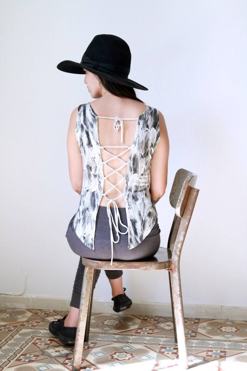 Schnür-Tanktop Mit Offenem Rücken Boho-Bluse Federdruck von Picarona