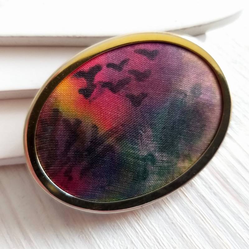 Ovale Seide Handbemalte Brosche Signiert Uhlig Vintage von PicasolaVintageShop