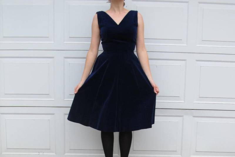 1950Er Jahre Anne Fogarty Marineblaues Samtfestkleid, Weihnachtskleid, Partykleid, Xs von PicassosStudio
