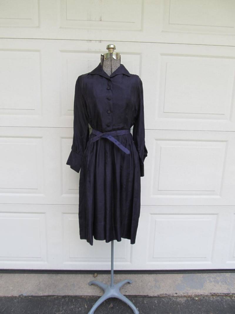 1960Er Jahre Vintage Handgefertigtes Pflaumen-Hemdkleid von PicassosStudio