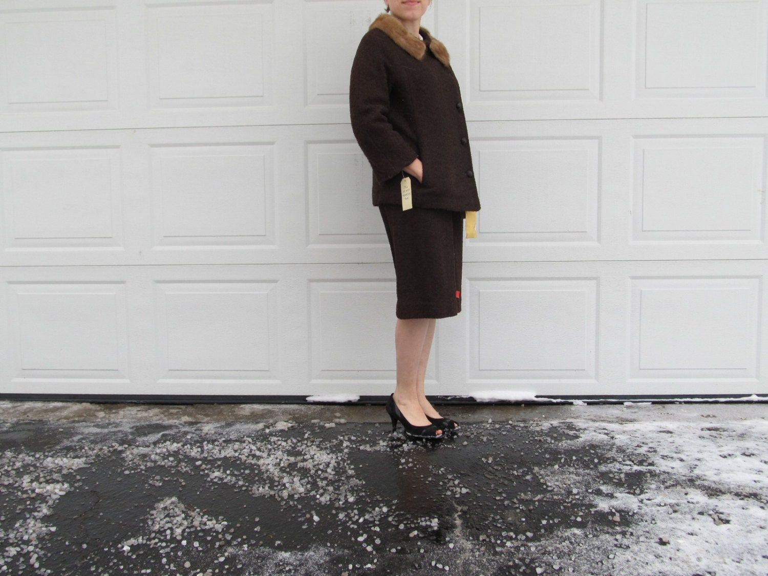 1960S Nos Boucle Wolle Und Nerz Kragenanzug, Nie Getragen, Etikett Angebracht von PicassosStudio