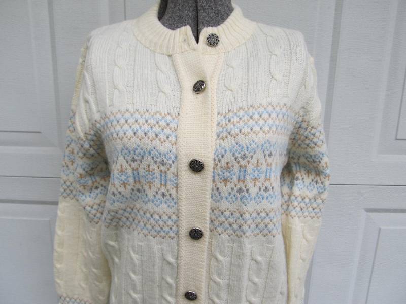 1970Er Jahre Cremefarben Fair Isle Strickjacke Mit Detaillierten Metallknöpfen Acryl, S/M von PicassosStudio