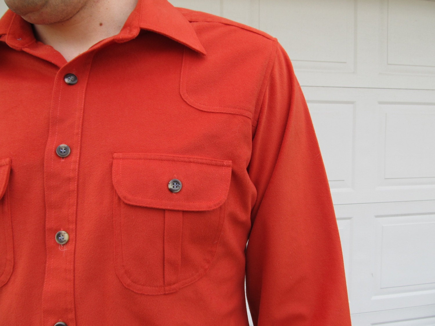 Vintage 1970S Herren Velour Polyester Westernhemd, Rostorange Retro Vintage 1970S Herren Velour Polyester Westernhemd, Rostorange Retro von PicassosStudio