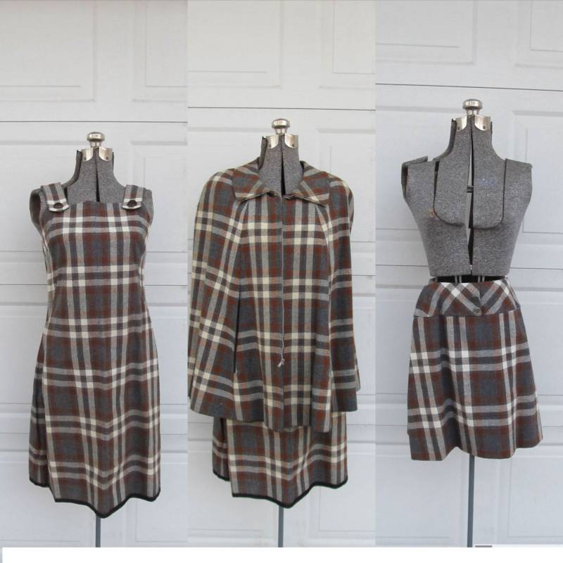 Vintage Passendes Set Mit Kariertem Wollcape-Pullover Schürzenrock in Grau, Braun, Kariert S von PicassosStudio