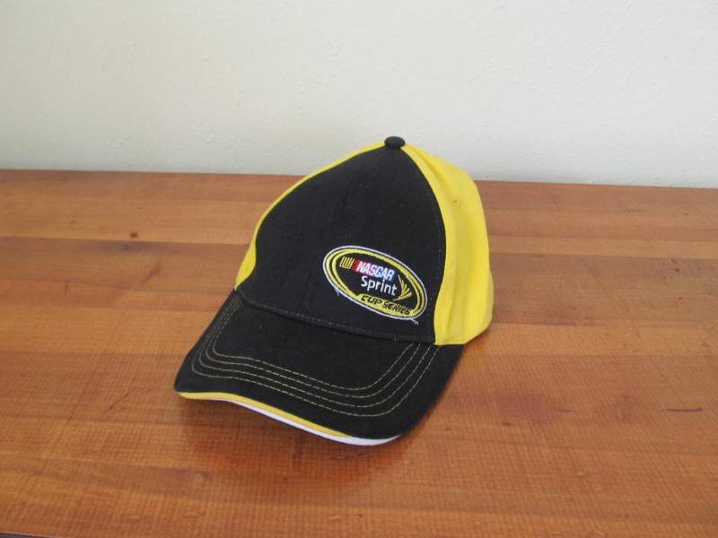 Vintage Trucker Cap, Nassar Hut, Gelb Schwarz, Snapback Hut von PicassosStudio