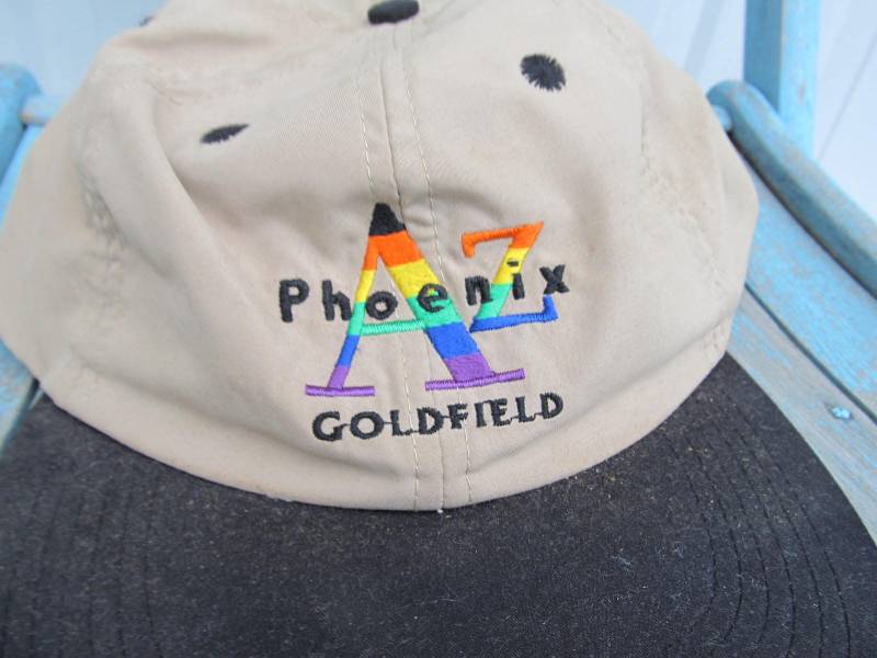 Vintage Trucker Mütze, Phoenix, Az Goldfield, Regenbogenmütze von PicassosStudio