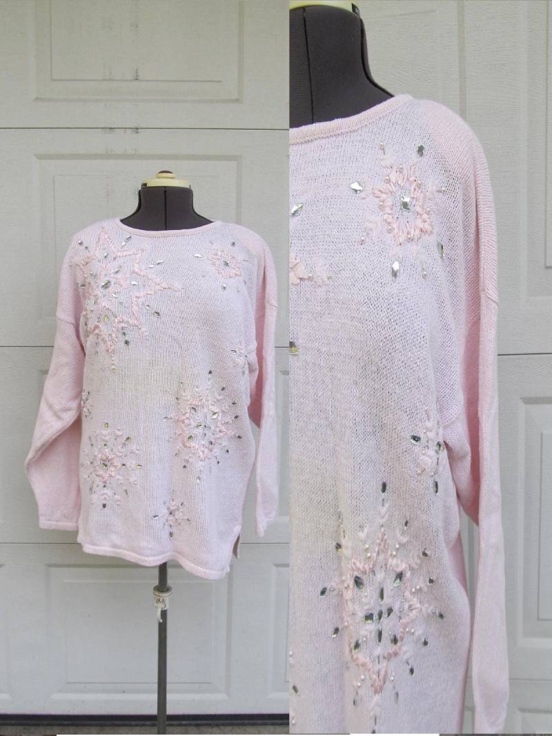 Vintage Ugly Christmas Sweater, Rosa Pullover Mit Sehr Großen Verblendeten Schneeflocken, Xl von PicassosStudio