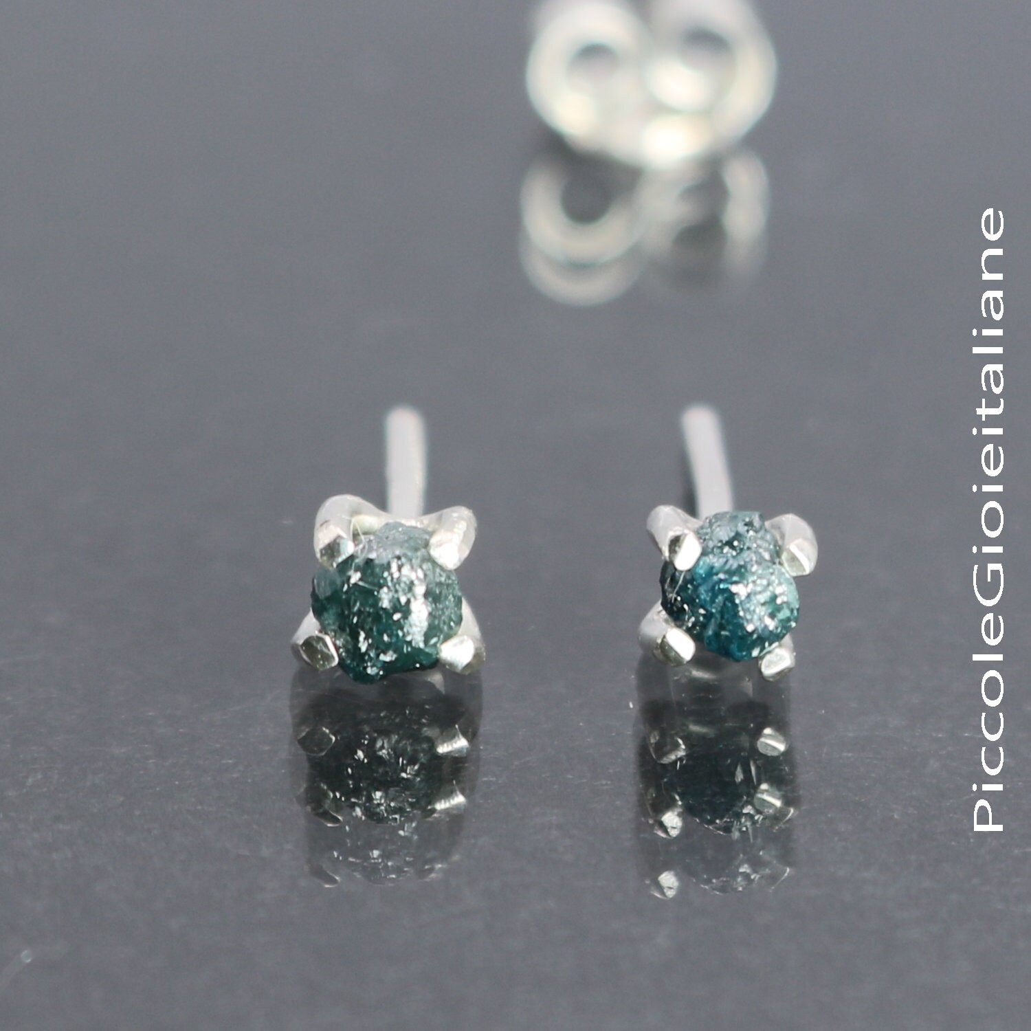 Natürliche Rohdiamant Ohrringe Grün Blau, Silber 925, Kleine Ohrringe, Lichtpunkt Handwerk von PiccoleGioieitaliane