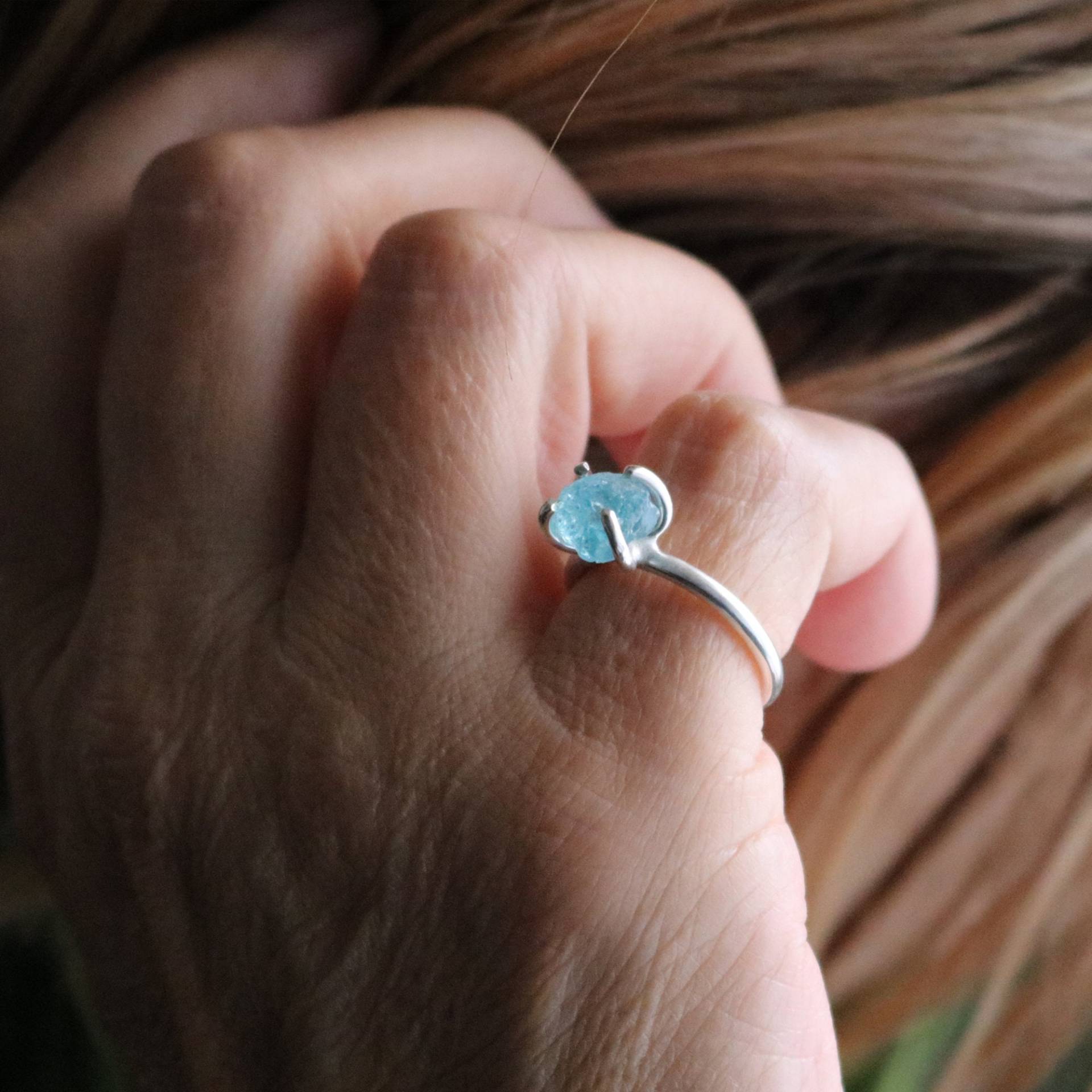 Roher Apatitring Silberring 925 Natürlicher Apatit Ring Edelstein Halbedelsteine Blauer Wasserring Handgefertigter von PiccoleGioieitaliane